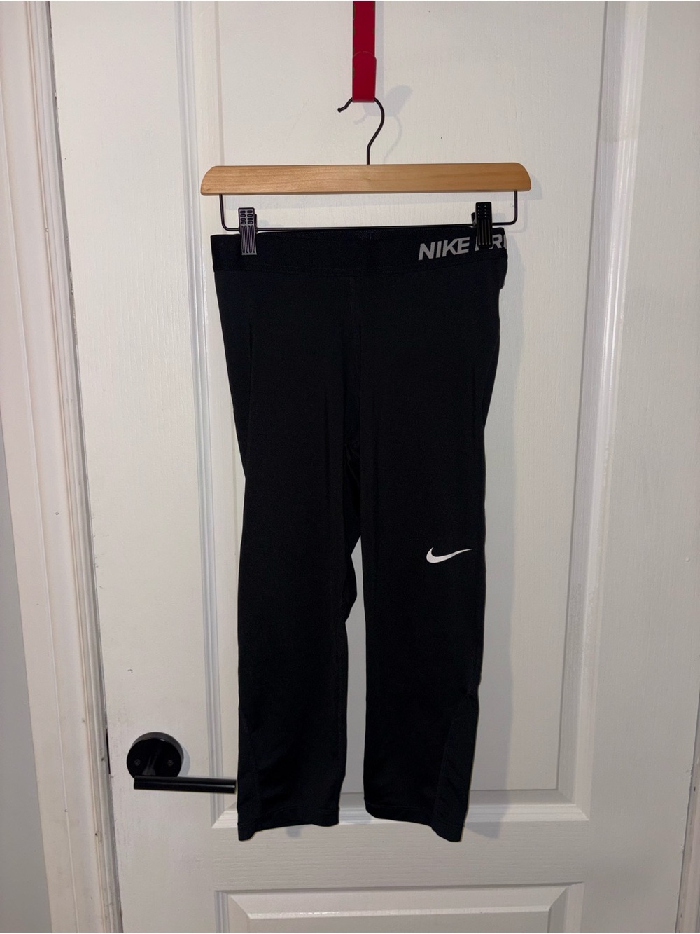 Nike | Black Cropped Leggings | Size Medium